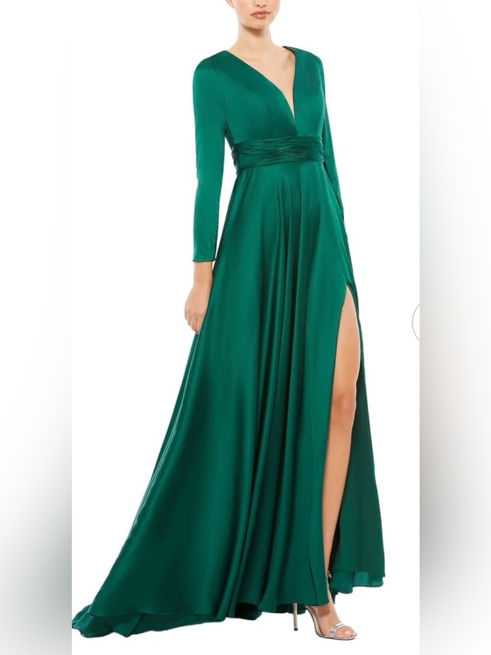 Mac Duggal Emerald V-Neck Long Sleeve Gown size 2 BNWT